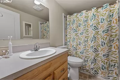 15200 SW Crown Dr #4, King City, OR 97224 - Photo 18