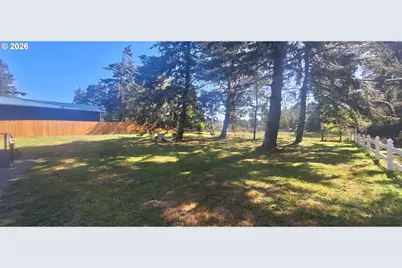 5425 Bay Berry Dr, Florence, OR 97439 - Photo 2
