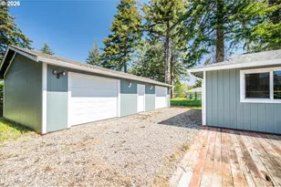 1135 1st St NE, Bandon, OR 97411 - Photo 4