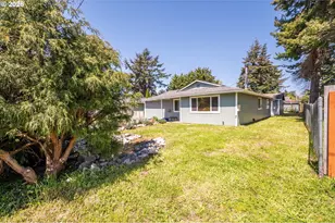 1135 1st St NE, Bandon, OR 97411 - Photo 38