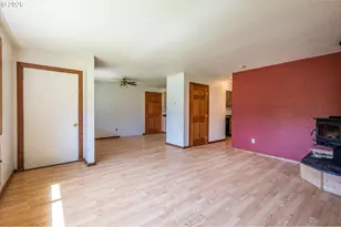 1135 1st St NE, Bandon, OR 97411 - Photo 8