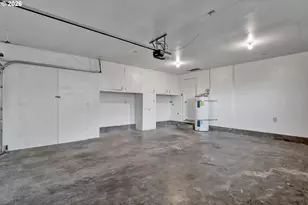 596 Pinedale Ave, Springfield, OR 97477 - Photo 28