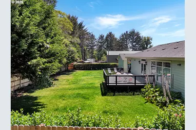 15618 Pedrioli Dr, Brookings, OR 97415 - Photo 8