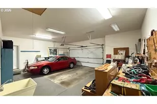 223 Beringer Ct, Eugene, OR 97404 - Photo 44