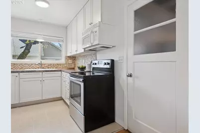 8800 SW Coral St, Portland, OR 97223 - Photo 12