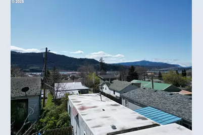 311 W Lincoln St, Bingen, WA 98605 - Photo 8