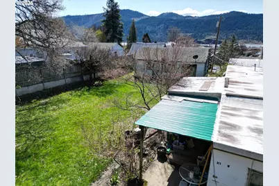 311 W Lincoln St, Bingen, WA 98605 - Photo 16