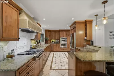 10300 SE Evergreen Hwy, Vancouver, WA 98664 - Photo 14