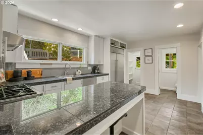 2656 SW Gerald Ave, Portland, OR 97201 - Photo 10