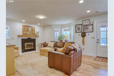 75401 Clatskanie Valley Dr, Clatskanie, OR 97016 - Photo 10