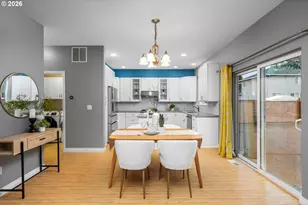 917 NE 4th Ave, Hillsboro, OR 97124 - Photo 8