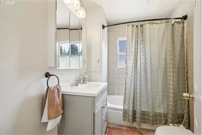 226 NE 157th Ave, Portland, OR 97230 - Photo 12