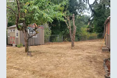 134 N 3rd St, Saint Helens, OR 97051 - Photo 4