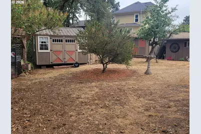 134 N 3rd St, Saint Helens, OR 97051 - Photo 8