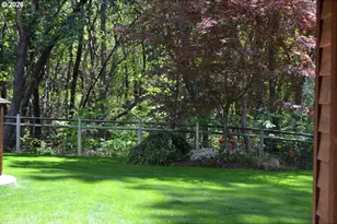 737 Pinecrest Dr, Grants Pass, OR 97526 - Photo 36