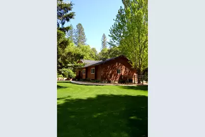 737 Pinecrest Dr, Grants Pass, OR 97526 - Photo 6