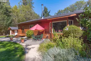 737 Pinecrest Dr, Grants Pass, OR 97526 - Photo 36