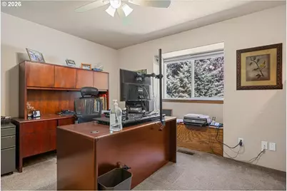 737 Pinecrest Dr, Grants Pass, OR 97526 - Photo 16