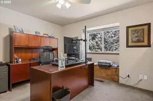 737 Pinecrest Dr, Grants Pass, OR 97526 - Photo 16