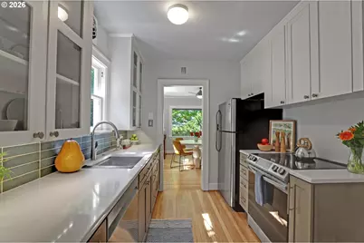 1106 NE 33rd Ave, Portland, OR 97232 - Photo 12