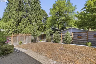 1053 Yates St, Lake Oswego, OR 97034 - Photo 30