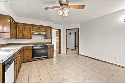 11925 NW Oatfield Ct, Portland, OR 97229 - Photo 16