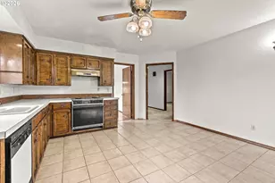 11925 NW Oatfield Ct, Portland, OR 97229 - Photo 16