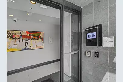 2445 NW Westover Rd #202, Portland, OR 97210 - Photo 4