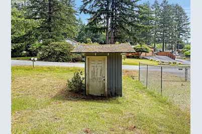 17144 Parkview Dr, Brookings, OR 97415 - Photo 6