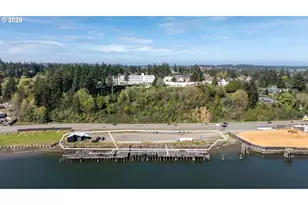 2580 N Bayshore Dr, Coos Bay, OR 97420 - Photo 1