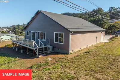 Driftwood, Gold Beach, OR 97444 - Photo 2
