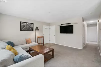 12513 NE Russell St, Portland, OR 97230 - Photo 8