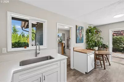 12513 NE Russell St, Portland, OR 97230 - Photo 12