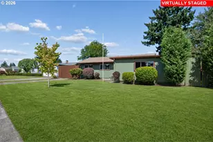 12513 NE Russell St, Portland, OR 97230 - Photo 4