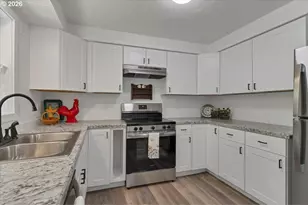 632 S 13th St, Independence, OR 97351 - Photo 14