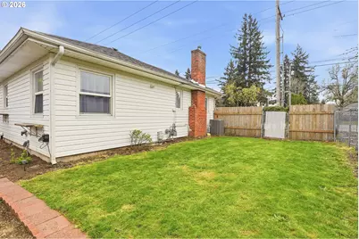 18505 NE Glisan St, Portland, OR 97230 - Photo 36