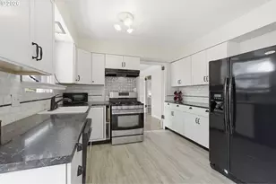 18505 NE Glisan St, Portland, OR 97230 - Photo 6