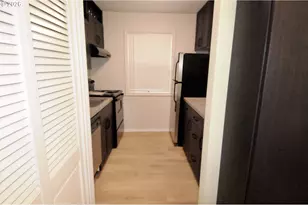 4418 SW Dickinson St, Portland, OR 97219 - Photo 8