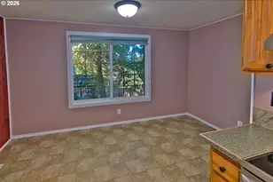 575 S 70th St, Springfield, OR 97478 - Photo 6