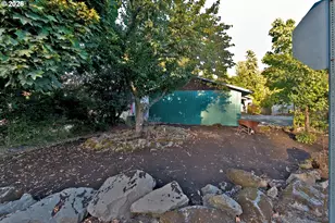 575 S 70th St, Springfield, OR 97478 - Photo 46
