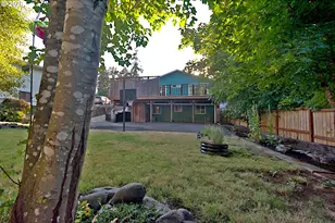 575 S 70th St, Springfield, OR 97478 - Photo 34