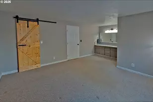 575 S 70th St, Springfield, OR 97478 - Photo 14