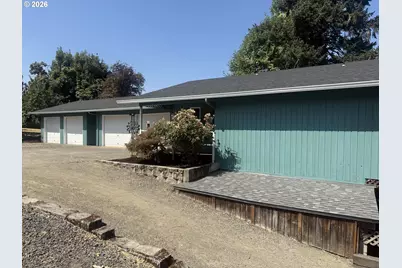 575 S 70th St, Springfield, OR 97478 - Photo 2
