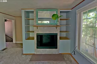 575 S 70th St, Springfield, OR 97478 - Photo 8