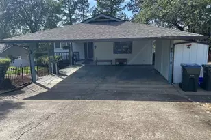 170 Hurricane Ln, Winchester, OR 97495 - Photo 2