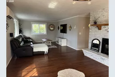 170 Hurricane Ln, Winchester, OR 97495 - Photo 8