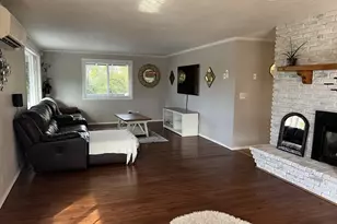 170 Hurricane Ln, Winchester, OR 97495 - Photo 8