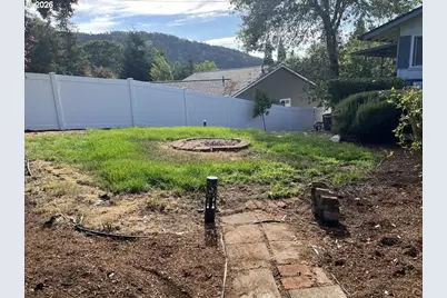170 Hurricane Ln, Winchester, OR 97495 - Photo 44