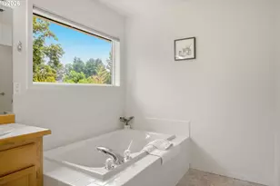 18202 SE Swanson Ln, Milwaukie, OR 97267 - Photo 32