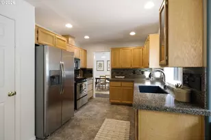 18202 SE Swanson Ln, Milwaukie, OR 97267 - Photo 14